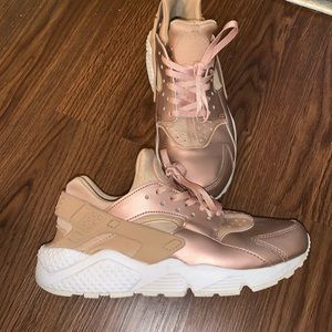 Women’s Nike Huaraches
